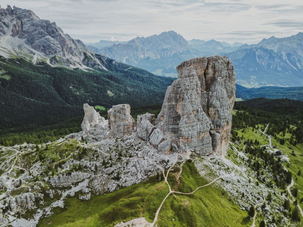 montañas desde arriba en dolomitas